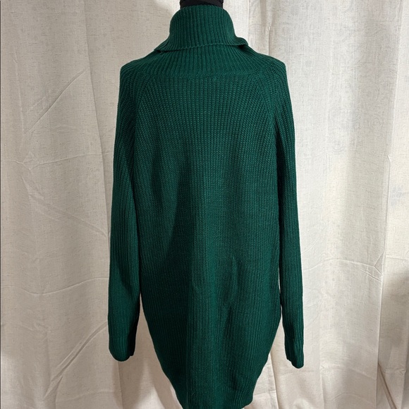 Emerald Green Long Cowl Turtleneck Sweater - Picture 3 of 6